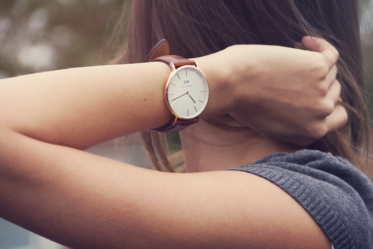 Rose gold leather strap watch